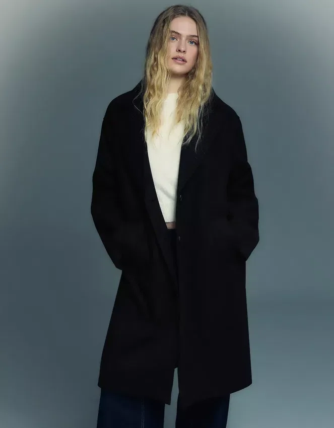 Abrigo largo de tacto suave – Chaquetas y abrigos Abrigo largo de tacto suave – Chaquetas y abrigos