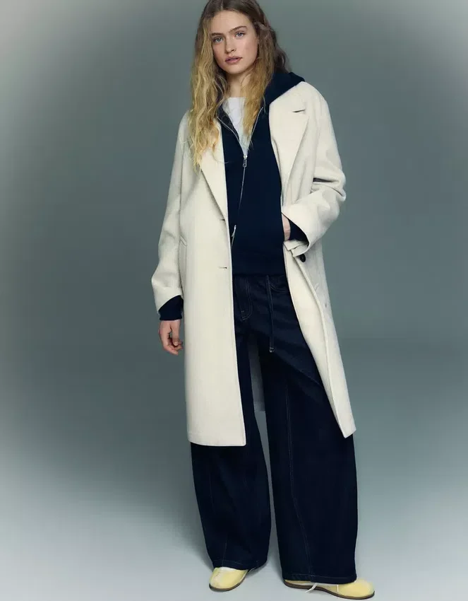 Abrigo largo de tacto suave – Chaquetas y abrigos Abrigo largo de tacto suave – Chaquetas y abrigos