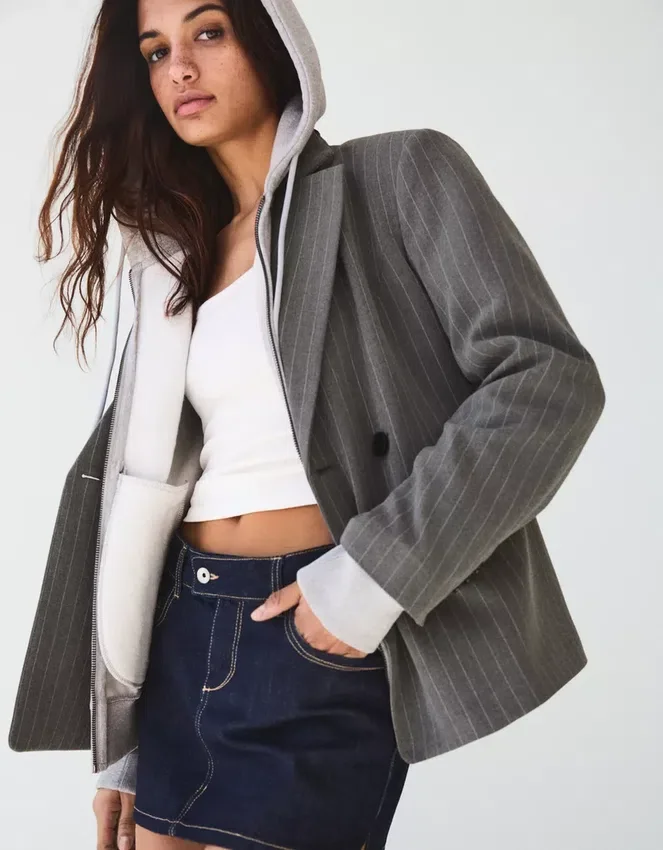 Blazer con pinzas traseras – Chaquetas y gabardinas Blazer con pinzas traseras – Chaquetas y gabardinas