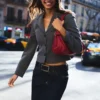 Blazer corto – Chaquetas y gabardinas Blazer corto – Chaquetas y gabardinas