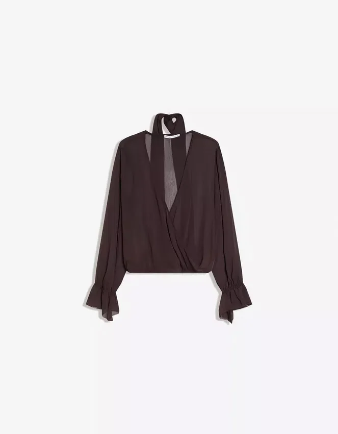 Blusa cruzada de manga larga con pañuelo Blusa cruzada de manga larga con pañuelo