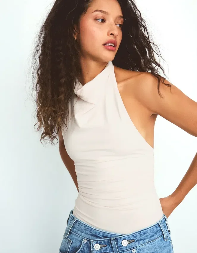Body con cuello halter Body con cuello halter