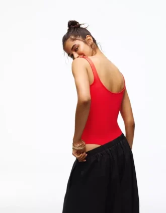 Body de tirantes con cuello cuadrado