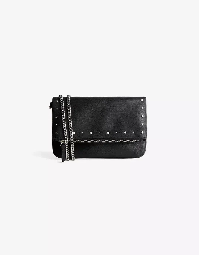 Bolso con solapa, cremallera y tachuelas – Accesorios Bolso con solapa, cremallera y tachuelas – Accesorios