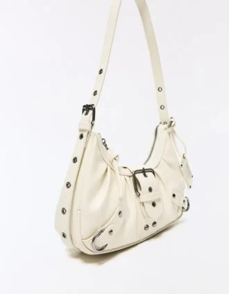 Bolso de hombro con hebilla