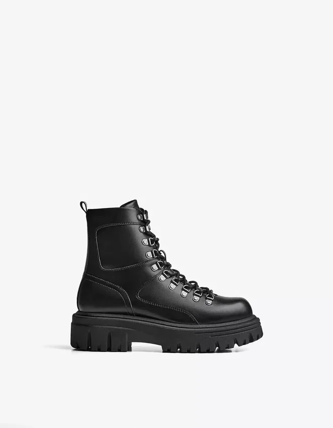 Botines con detalles metálicos – Botines Botines con detalles metálicos – Botines