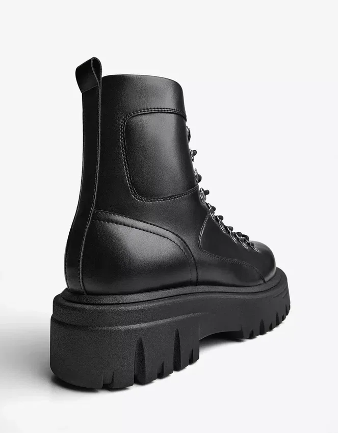 Botines con detalles metálicos – Botines Botines con detalles metálicos – Botines