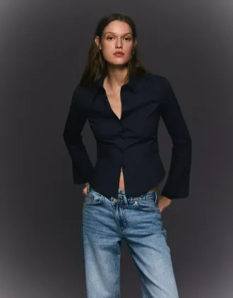 Camisa Fit con mangas acampanadas – Camisas y blusas