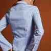 Camisa Fit con mangas acampanadas – Camisas y blusas Camisa Fit con mangas acampanadas – Camisas y blusas