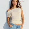Camiseta asimétrica con cinturón Camiseta asimétrica con cinturón