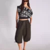 Camiseta asimétrica de manga corta con estampado Camiseta asimétrica de manga corta con estampado