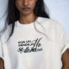 Camiseta de manga corta con estampado de Manuel Turizo – Mujer Camiseta de manga corta con estampado de Manuel Turizo – Mujer