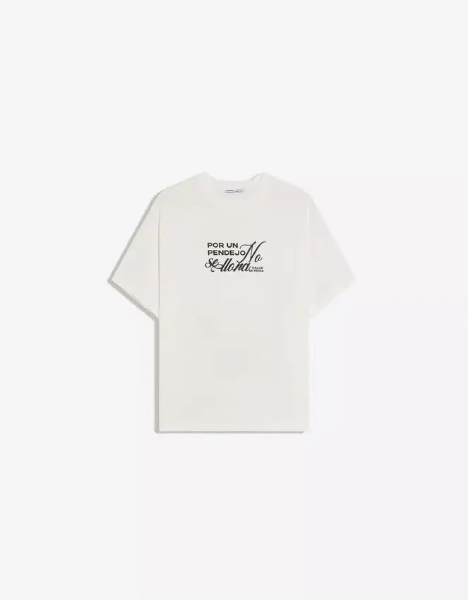 Camiseta de manga corta con estampado de Manuel Turizo – Mujer Camiseta de manga corta con estampado de Manuel Turizo – Mujer