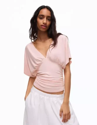Camiseta fruncida con cuello en V – Mujer