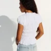 Camiseta fruncida con lazos laterales Camiseta fruncida con lazos laterales