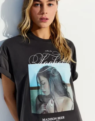 Camiseta oversize de Madison Beer