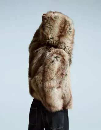 Chaqueta con capucha de pelo sintético Chaqueta con capucha de pelo sintético
