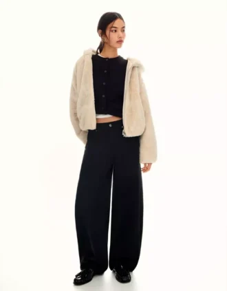 Chaqueta con capucha de pelo sintético – Chaquetas y gabardinas Chaqueta con capucha de pelo sintético – Chaquetas y gabardinas