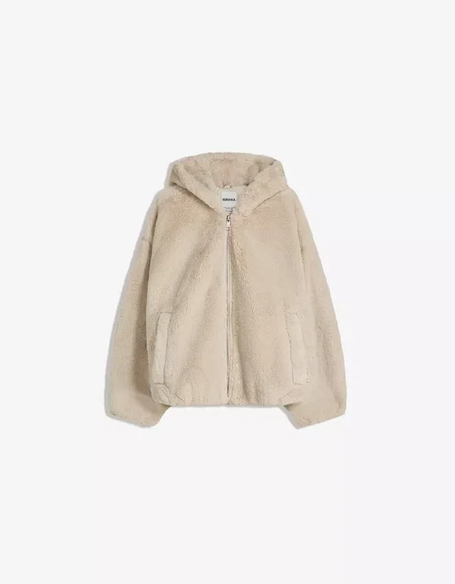 Chaqueta con capucha de pelo sintético – Chaquetas y gabardinas Chaqueta con capucha de pelo sintético – Chaquetas y gabardinas
