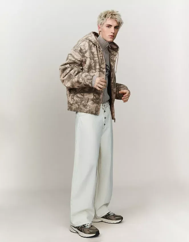 Chaqueta con capucha estampada – Chaquetas Chaqueta con capucha estampada – Chaquetas
