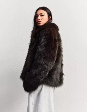 Chaqueta con solapas de pelo sintético – Chaquetas y gabardinas – Mujer Chaqueta con solapas de pelo sintético – Chaquetas y gabardinas – Mujer