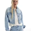 Chaqueta corta de Denim con pedrería – Chaquetas y gabardinas