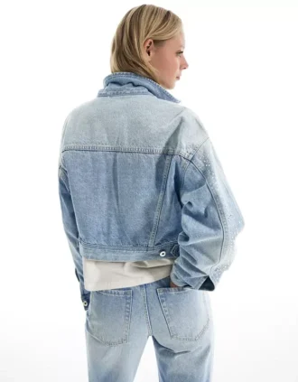 Chaqueta corta de Denim con pedrería – Chaquetas y gabardinas