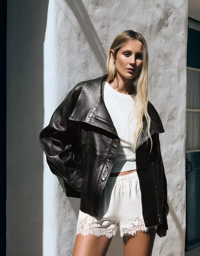 Chaqueta de cuero con cuello de embudo – Mujer Chaqueta de cuero con cuello de embudo – Mujer