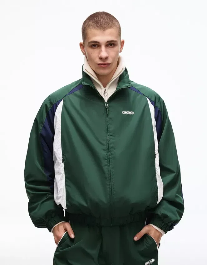 Chaqueta deportiva técnica – Chaquetas Chaqueta deportiva técnica – Chaquetas