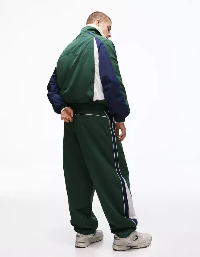 Chaqueta deportiva técnica – Chaquetas Chaqueta deportiva técnica – Chaquetas