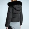 Chaqueta Puffer repelente al agua con capucha de pelo – Chaquetas y gabardinas Chaqueta Puffer repelente al agua con capucha de pelo – Chaquetas y gabardinas