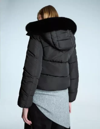 Chaqueta Puffer repelente al agua con capucha de pelo – Chaquetas y gabardinas Chaqueta Puffer repelente al agua con capucha de pelo – Chaquetas y gabardinas
