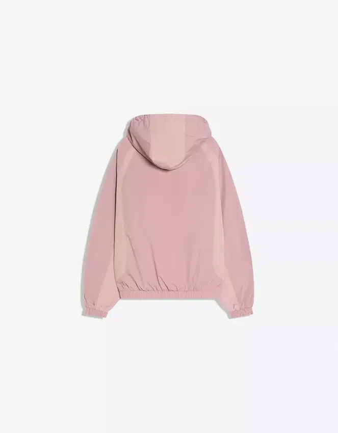 Chaqueta técnica con capucha Chaqueta técnica con capucha