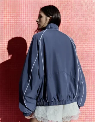 Chaqueta técnica en contraste