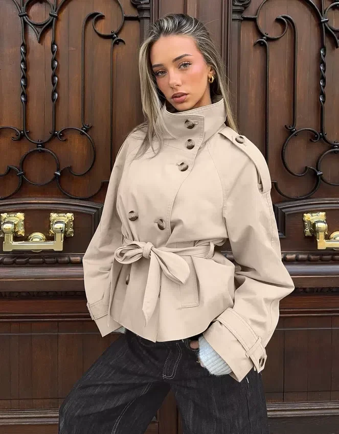 Chaqueta trench con cuello de embudo Chaqueta trench con cuello de embudo