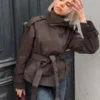 Chaqueta trench con cuello de embudo – Chaquetas y trench – Mujer