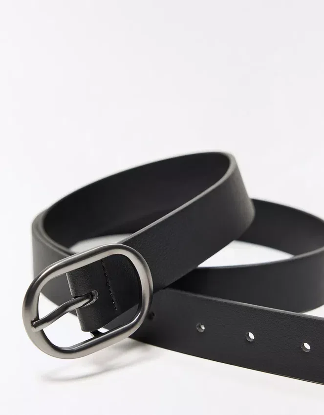 Cinturón con hebilla ovalada – Accesorios Cinturón con hebilla ovalada – Accesorios