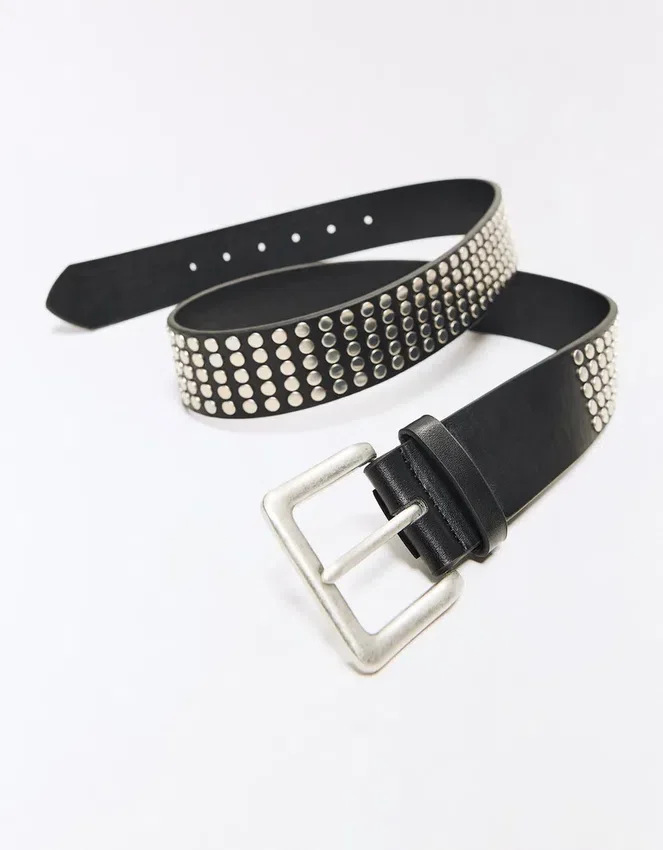 Cinturón con tachuelas – Bershka Lovers Cinturón con tachuelas – Bershka Lovers