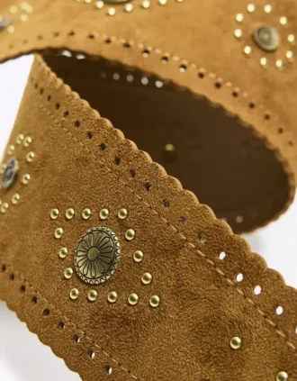 Cinturón de ante sintético con tachuelas – Chándales