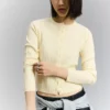 Cárdigan trenzado con botones – Jerseis y cárdigans