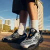 Detalle deportivo asimétrico – Zapatillas Detalle deportivo asimétrico – Zapatillas