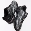 Detalle deportivo asimétrico – Zapatillas Detalle deportivo asimétrico – Zapatillas