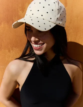 Gorra de lunares