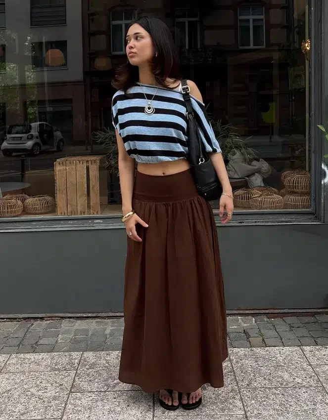Jersey asimétrico a rayas – #Bershkastyle – Mujer Jersey asimétrico a rayas – #Bershkastyle – Mujer