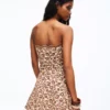 Minivestido con hombros al aire Minivestido con hombros al aire