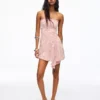 Minivestido con hombros al aire Minivestido con hombros al aire