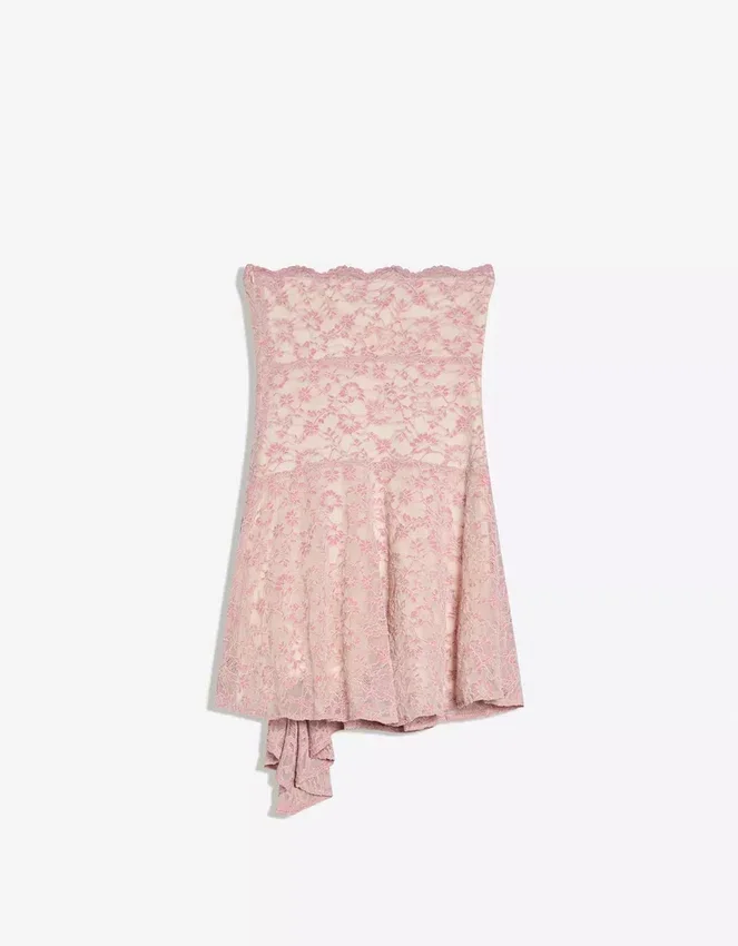 Minivestido con hombros al aire Minivestido con hombros al aire