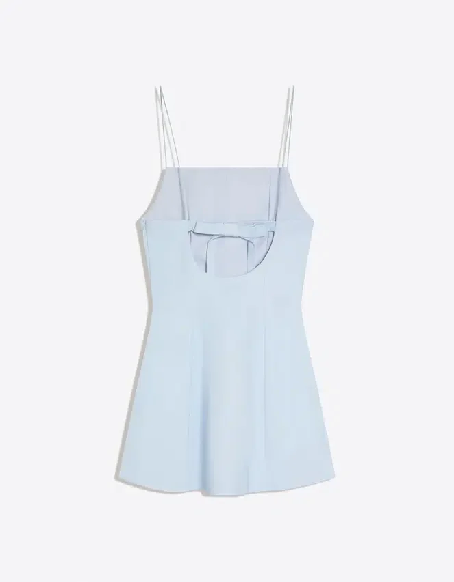 Minivestido con lazo en la espalda Minivestido con lazo en la espalda
