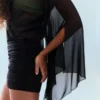 Minivestido con mangas de capa Minivestido con mangas de capa