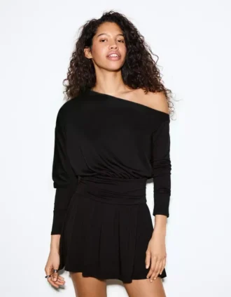 Minivestido de manga larga con fajín Minivestido de manga larga con fajín